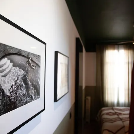 Bright 1920s - 2 Mins To & Station *