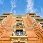 Bright 1920s - 2 Mins To & Station Apartment *